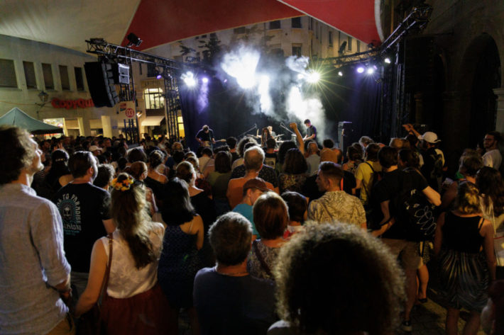 Fête de la musique 2022 sur la place de la Louve